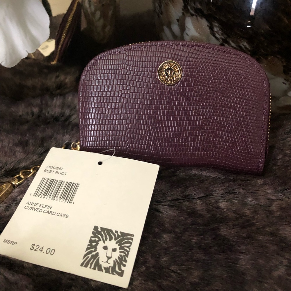 New With Tags burgundy Anne Klein Curved Card Case